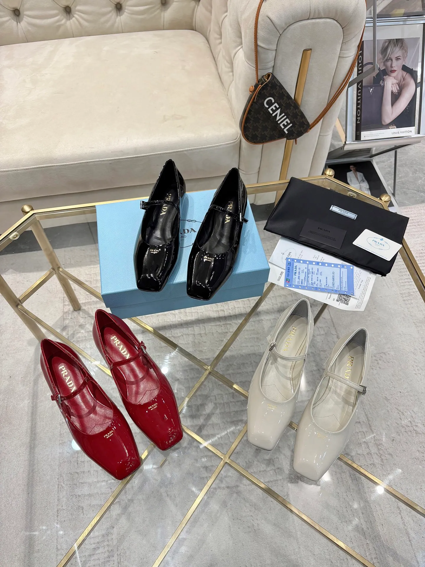 👟👟Ex-factory price 580👟👟 (imitation leather bottom-20) New arrival 👉Ready stock👈Remove the original board and make a 1:1 replica‼ ️ The highest version of Prada's early spring catwalk hot style 😘The latest spring style Retro Mary Jane series Genuine leather sole, simulated leather sole, a must-have for goddesses Super comfortable on the feet, reducing age 👉The upper is made of imported cowhide leather, comfortable and small square toe, retro and playful, lining + foot pads, imported sheepskin lining, breathable and comfortable (1.5 high small insert heel) ) Matched private model buckle (all original logos) Size 35M-39M (34 40 41 42 customized, non-returnable and non-exchangeable)